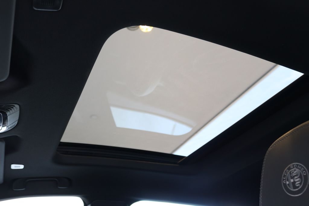 2025 Alfa Romeo Tonale Base - Photo 17