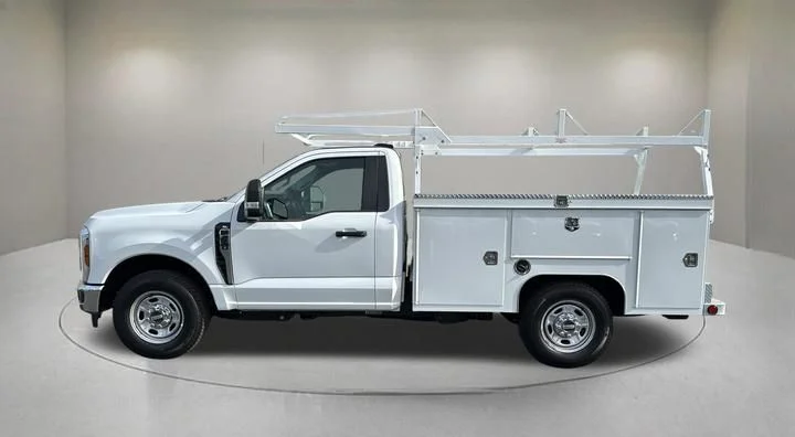 New 2026 Oxford White Ford F-250® XL image 3