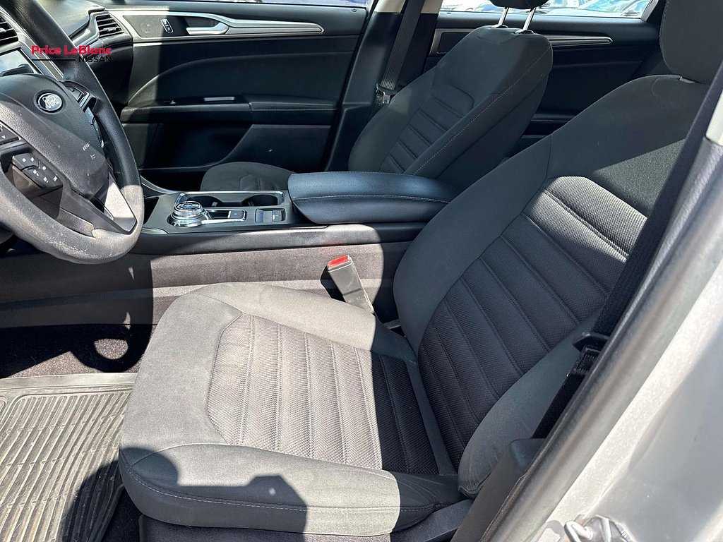 Used 2017 Ingot Silver Ford SE image 16