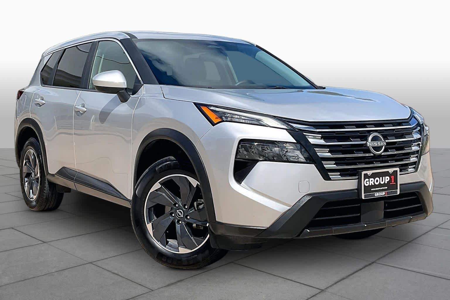 Used 2025 Brilliant Silver Metallic Nissan SV image 3