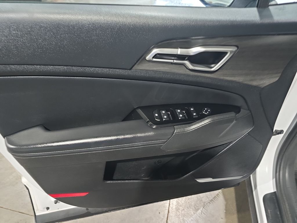 Used 2023 White Kia X-Line image 11