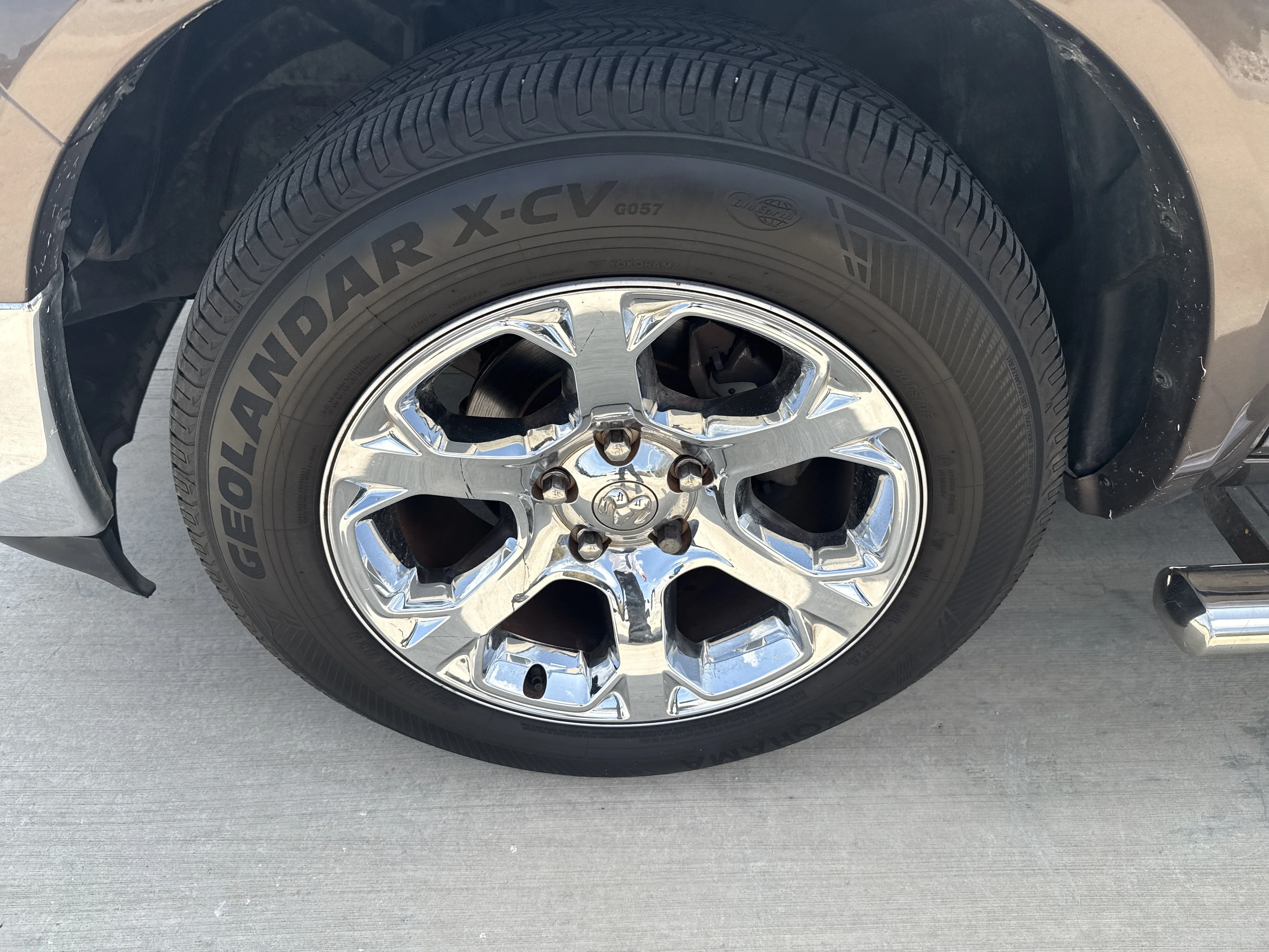 Used 2018 White Ram Laramie image 37