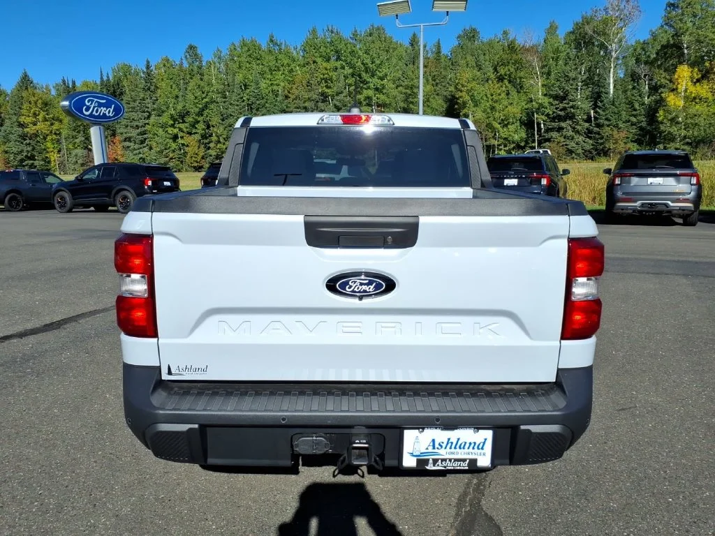 New 2026 Space White Metallic Ford XLT image 6