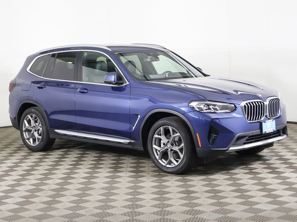Used 2022 Phytonic Blue Metallic BMW xDrive30i image 2