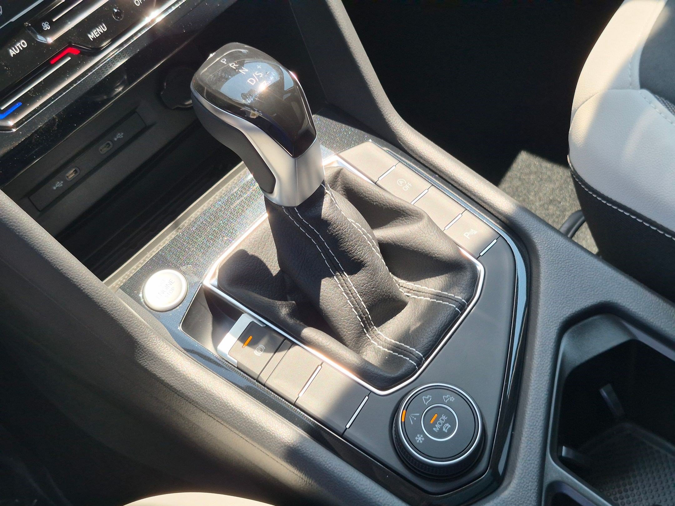 New 2026 Monterey Blue Pearl Volkswagen SE image 12