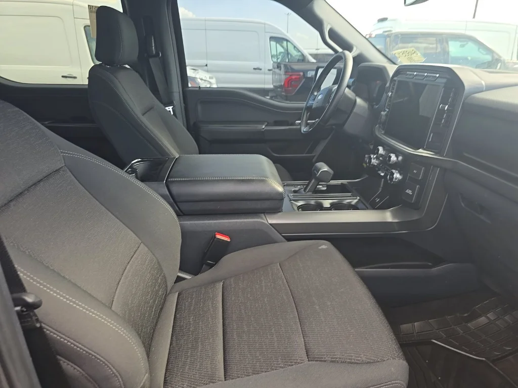 Used 2024 Agate Black Metallic Ford XLT image 12