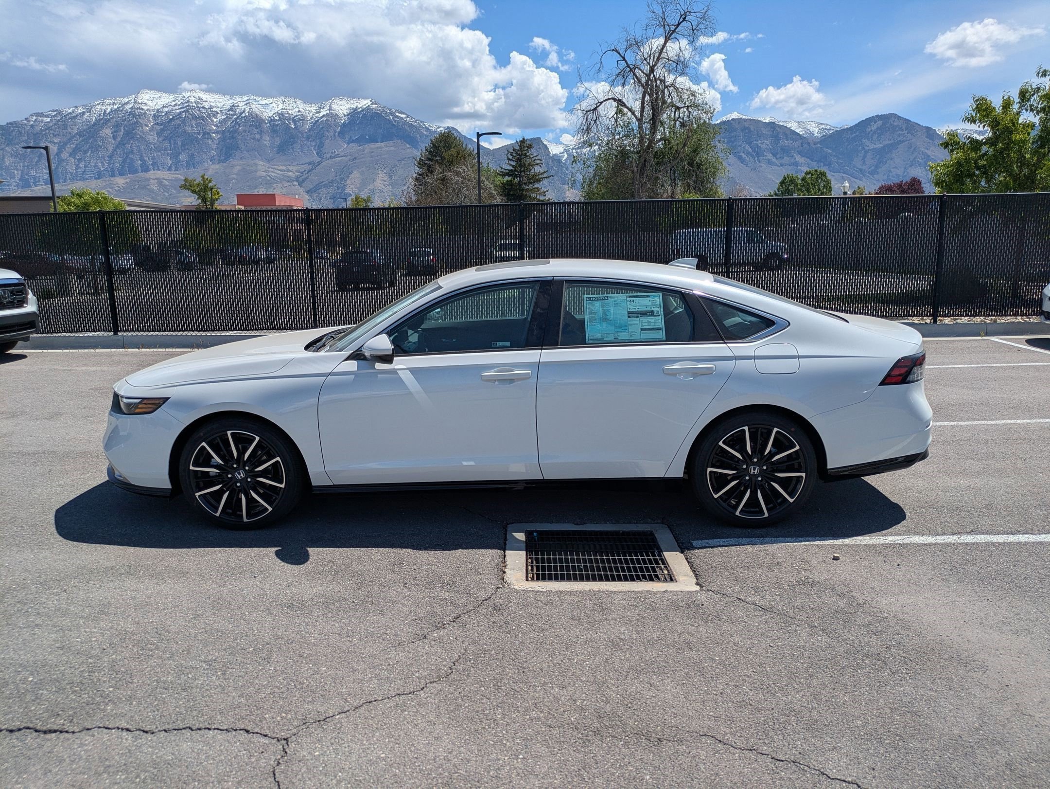 New 2026 Platinum White Pearl Honda Touring image 7