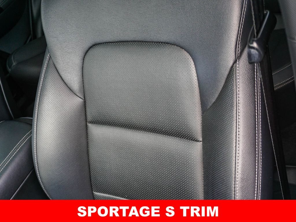 Used 2021 White Kia S image 20