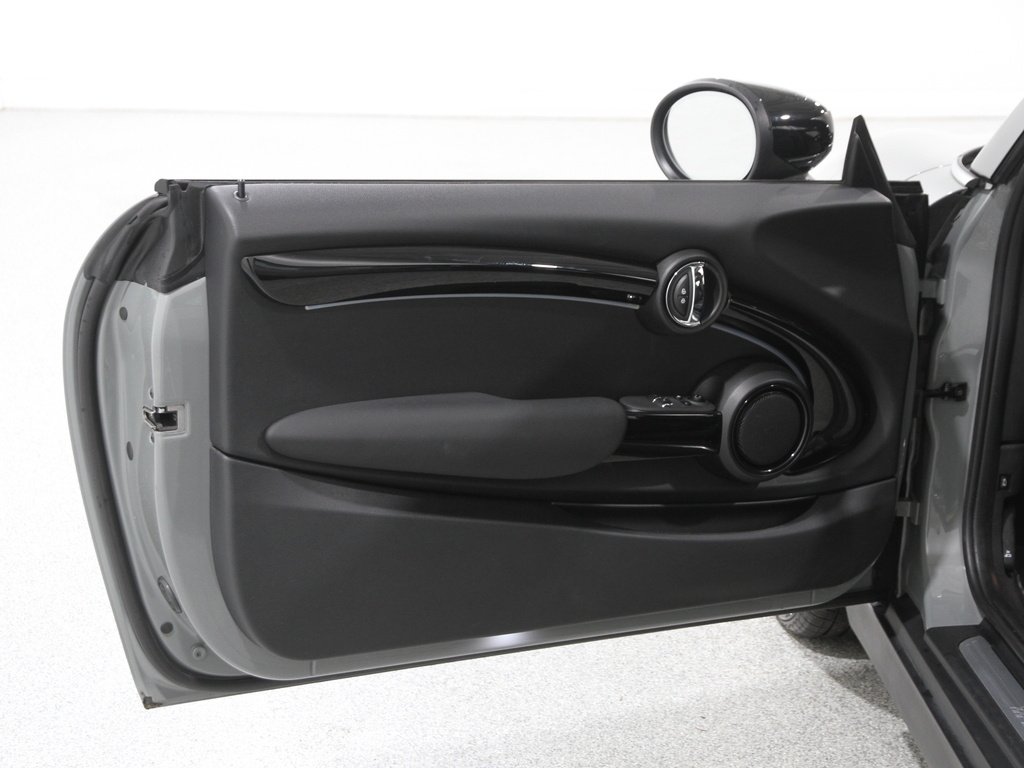 2023 Mini Cooper Hardtop S photo 2