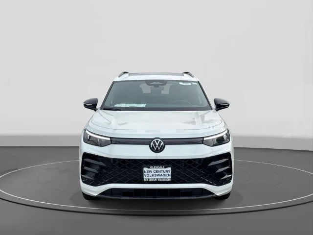2026 Volkswagen Tiguan photo 2