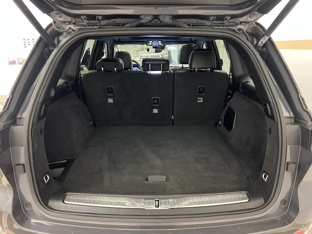 Used 2024 Baltic Gray Metallic Clearcoat Jeep Overland image 28