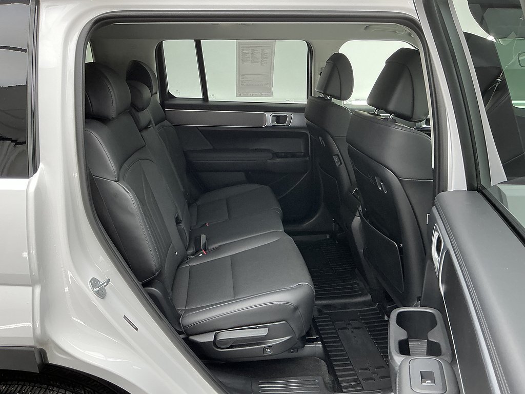 Used 2025 Serenity White Pearl Hyundai SEL image 23