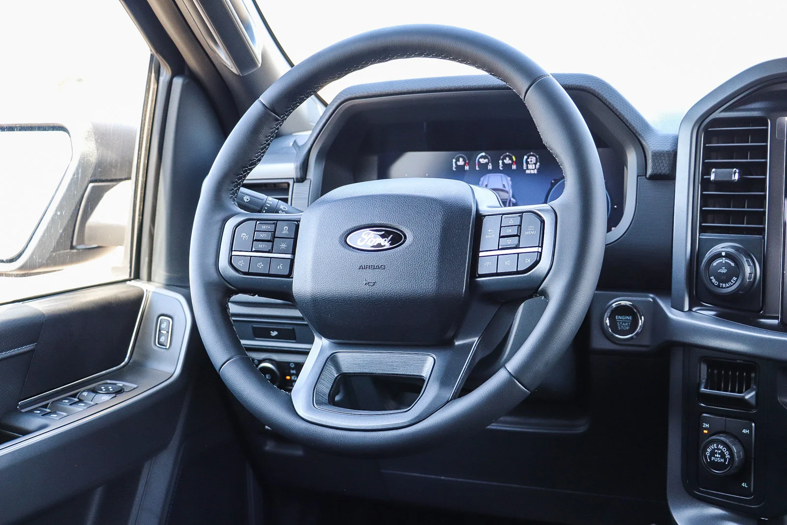 New 2026 Carbonized Gray Metallic Ford XLT image 18