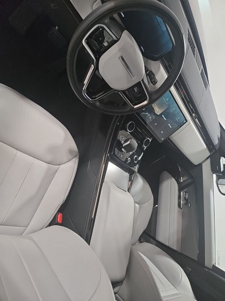 Certified Used 2023  Land Rover SE image 21