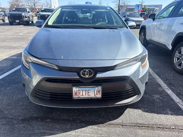 Used 2025  Toyota LE image 8