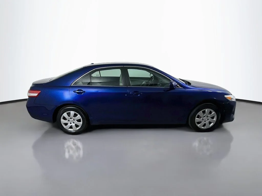 Used 2010 Blue Toyota LE image 5
