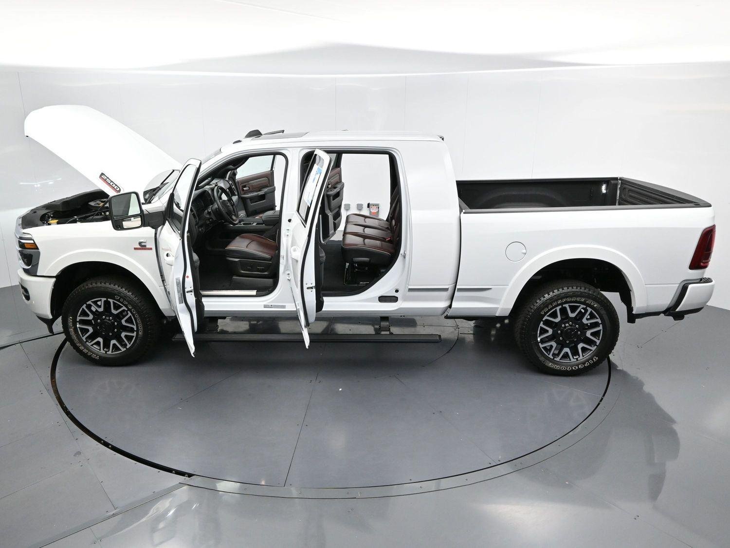 Used 2025 White Ram Limited image 45