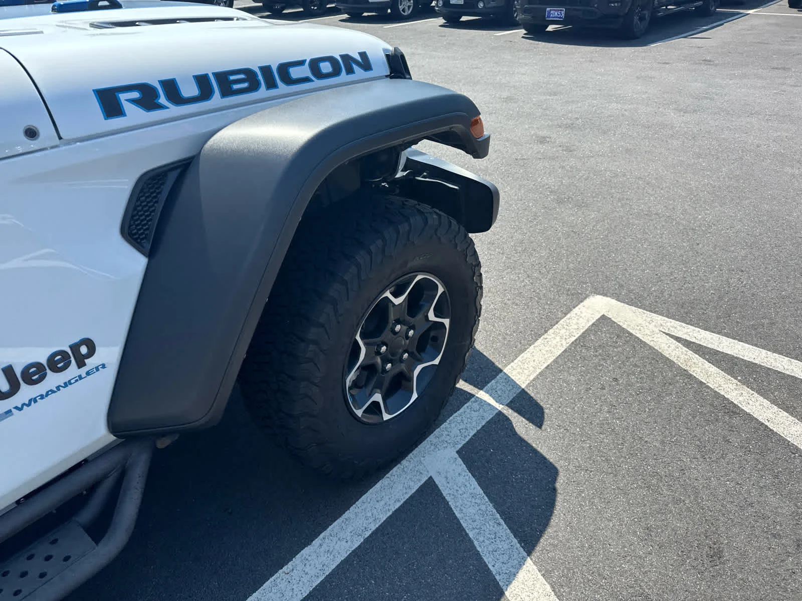 Used 2023 Bright White Clearcoat Jeep Rubicon image 5