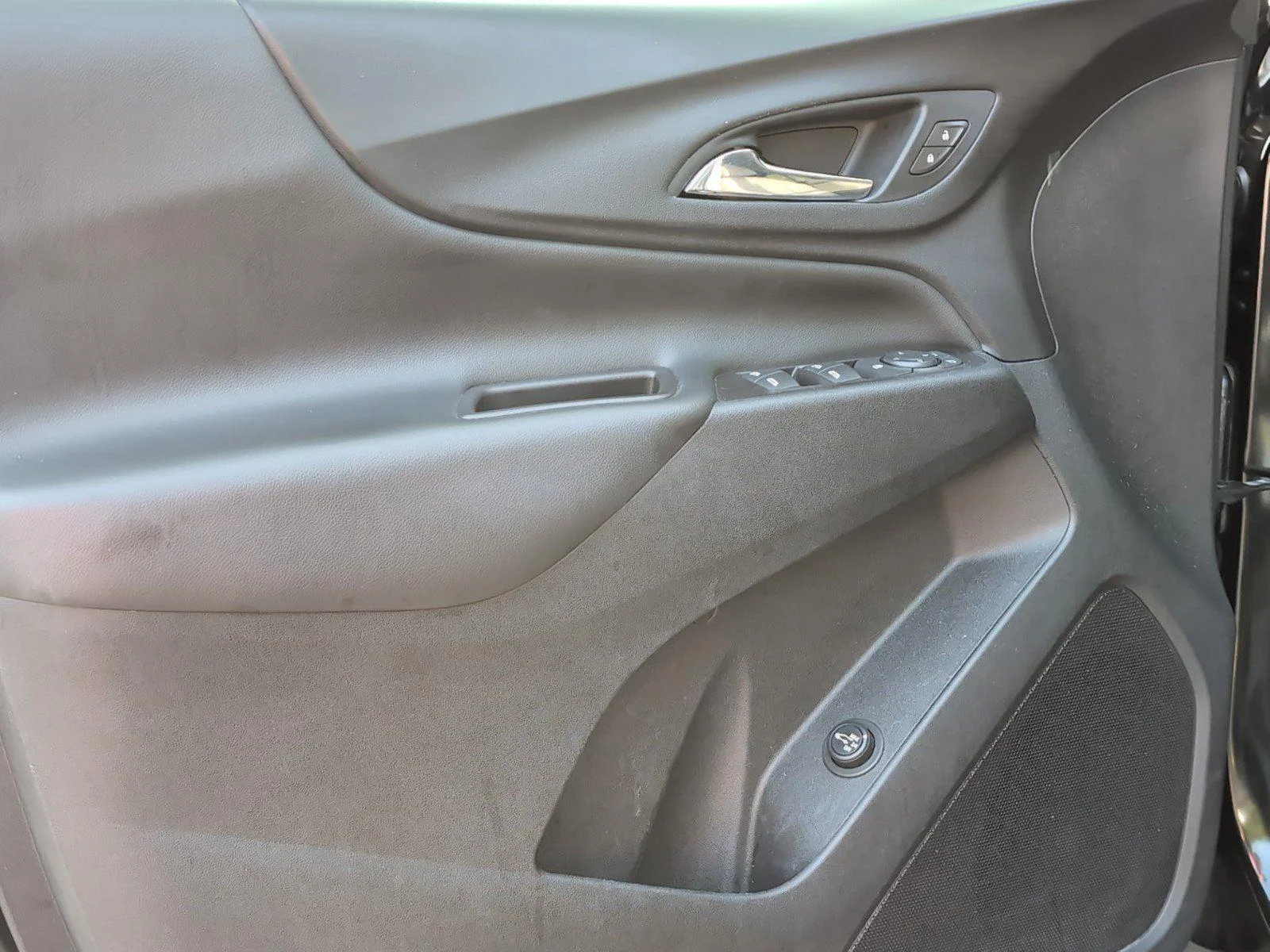Used 2020 MOSAIC BLACK METALLIC Chevrolet LT image 18