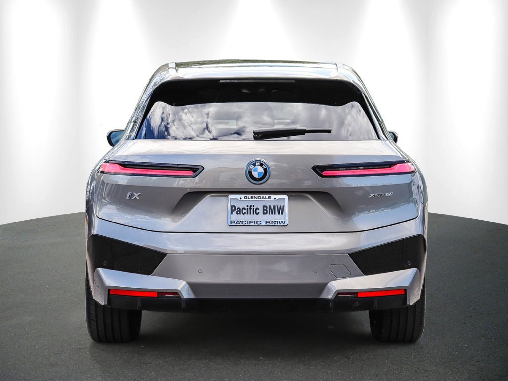 2025 BMW iX photo 5