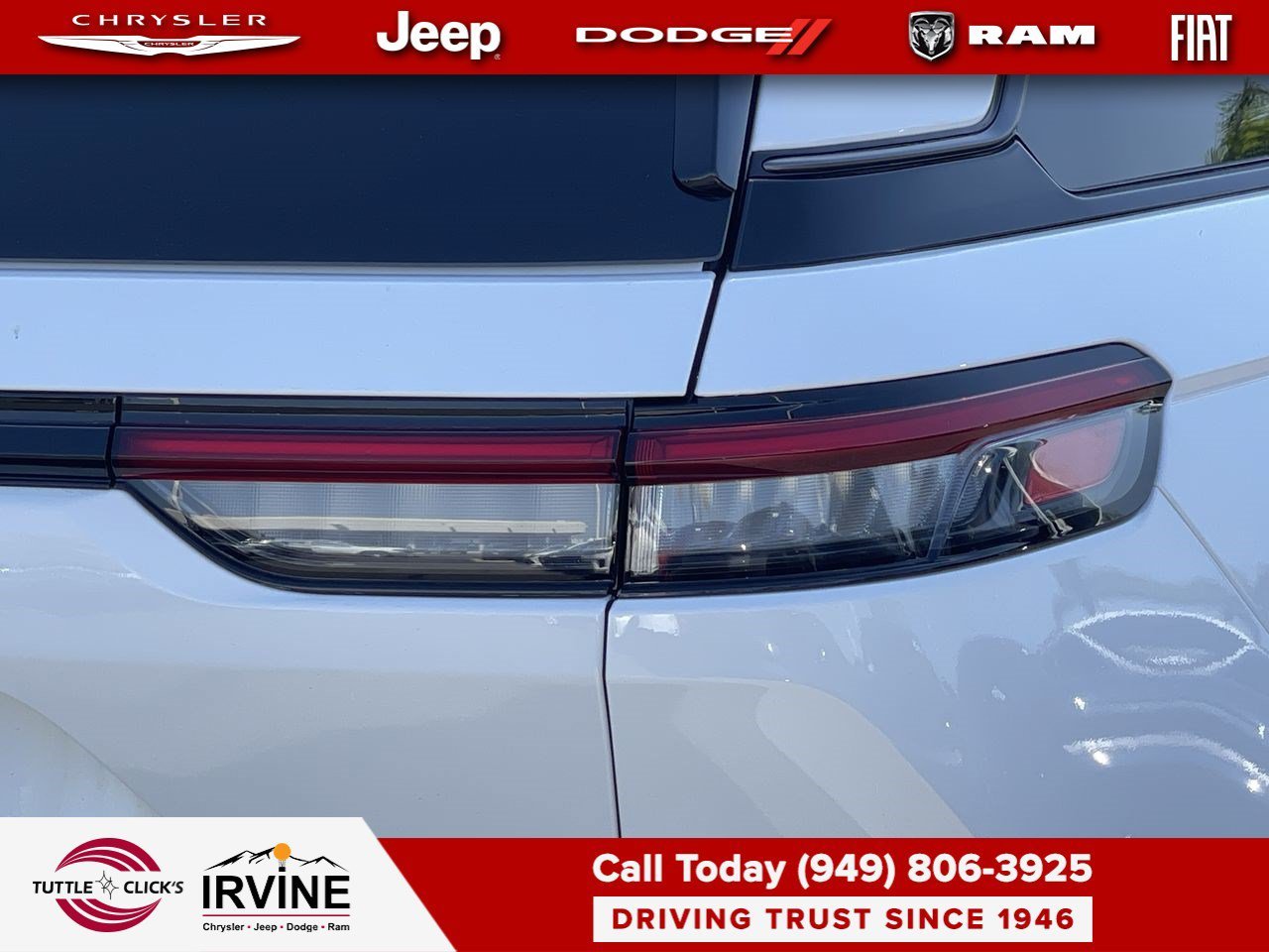 New 2027 Bright White Clear-Coat Paint Jeep Limited Reserve image 15