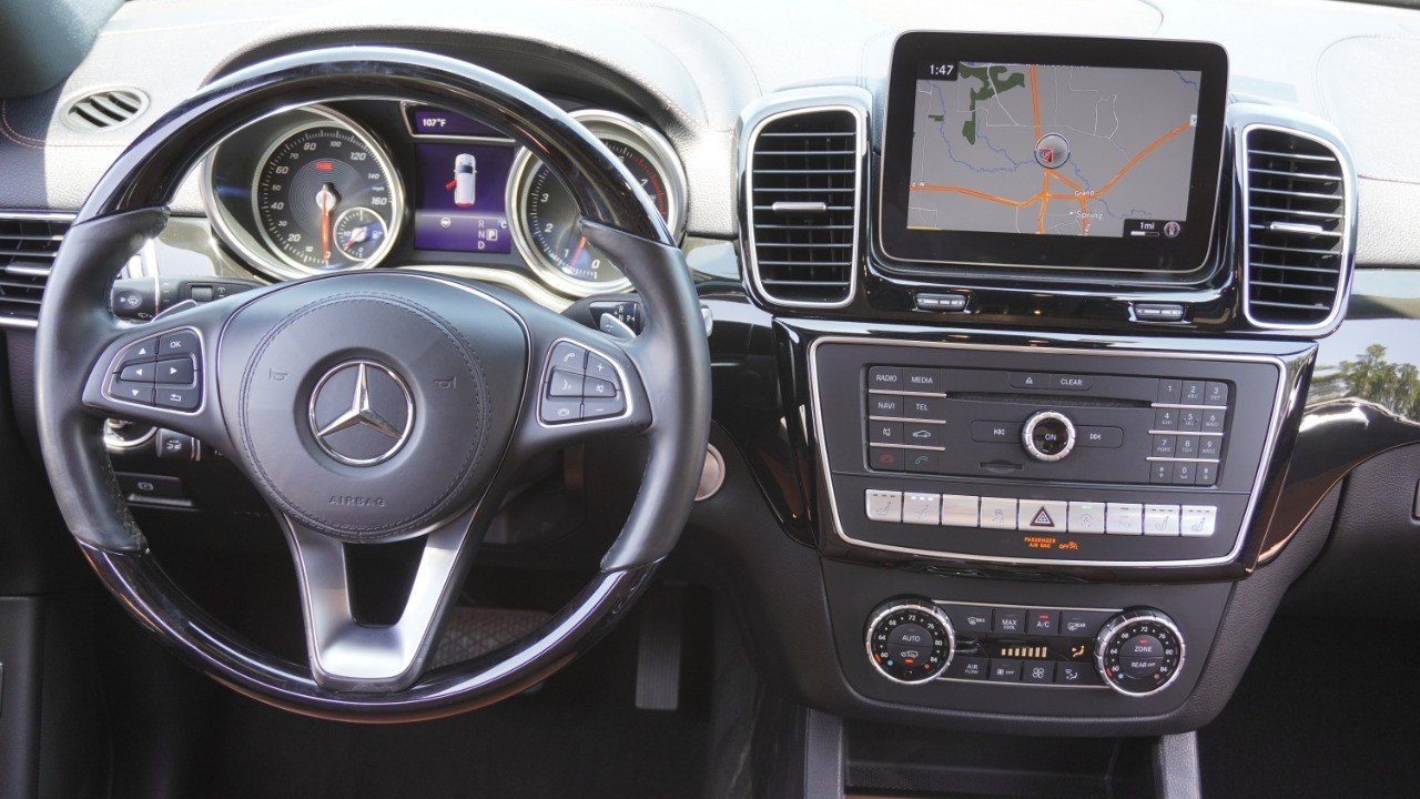 Used 2019 Black Mercedes-Benz GLS 550 image 28