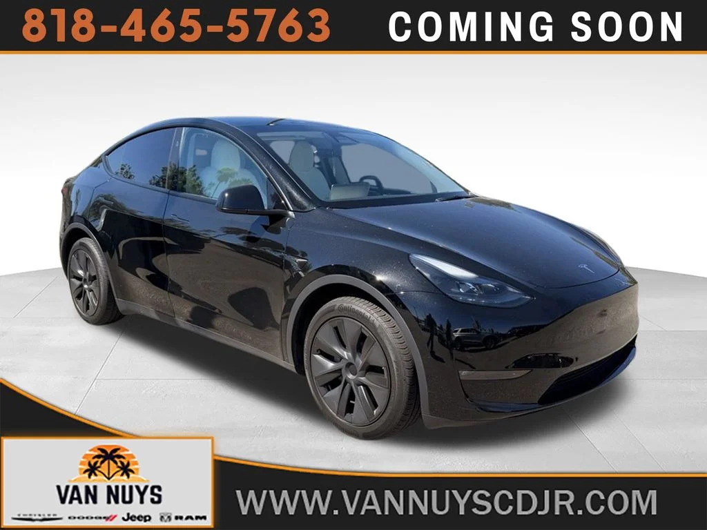 Used 2025  Tesla Long Range image 1