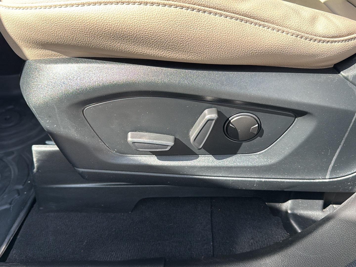 2023 Ford Explorer Limited - Photo 10
