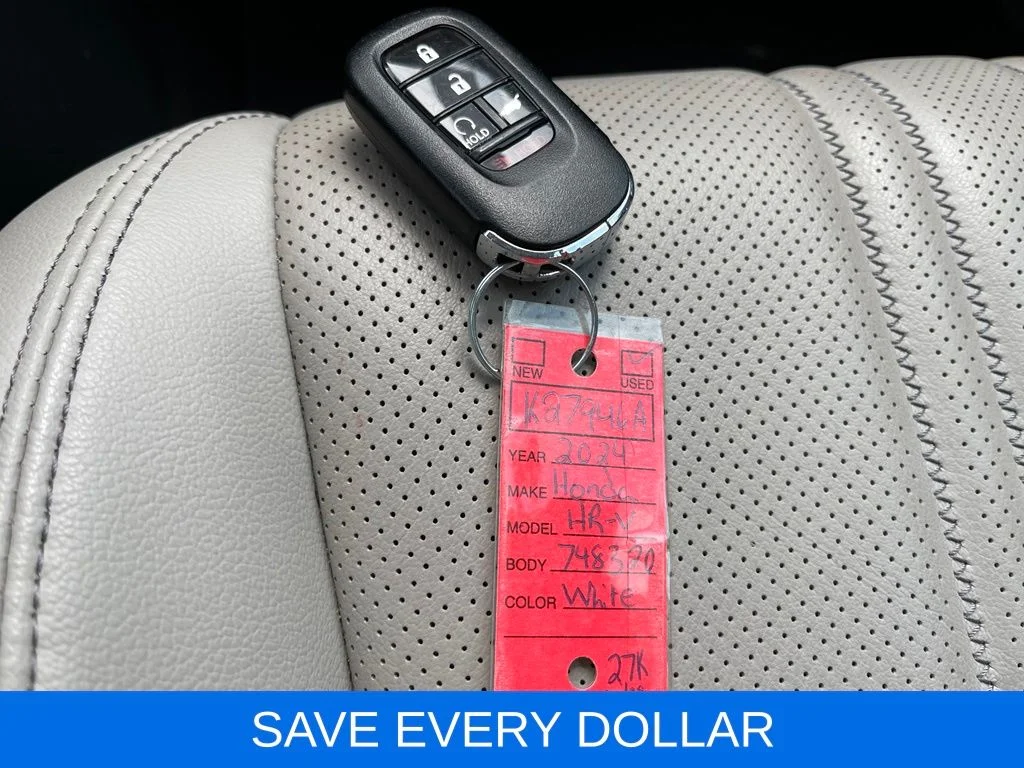 Used 2024 White Honda EX-L image 27
