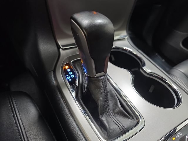 Used 2020 Pacific Blue Clearcoat Jeep Limited image 24
