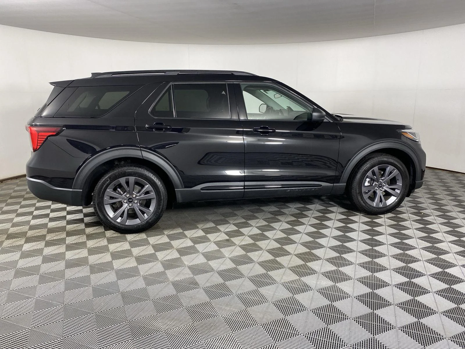 Used 2026 Agate Black Ford Active image 8