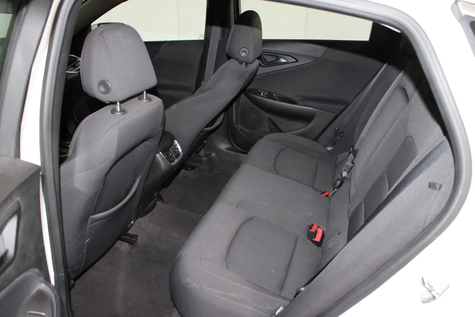 Used 2017 White Chevrolet LT image 23