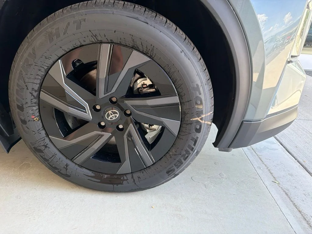 New 2026 Overcast Toyota  SE image 7