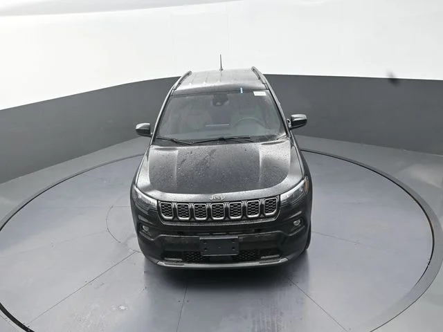 New 2026 Diamond Black Crystal Pearl-Coat Exterior Paint Jeep Latitude image 12