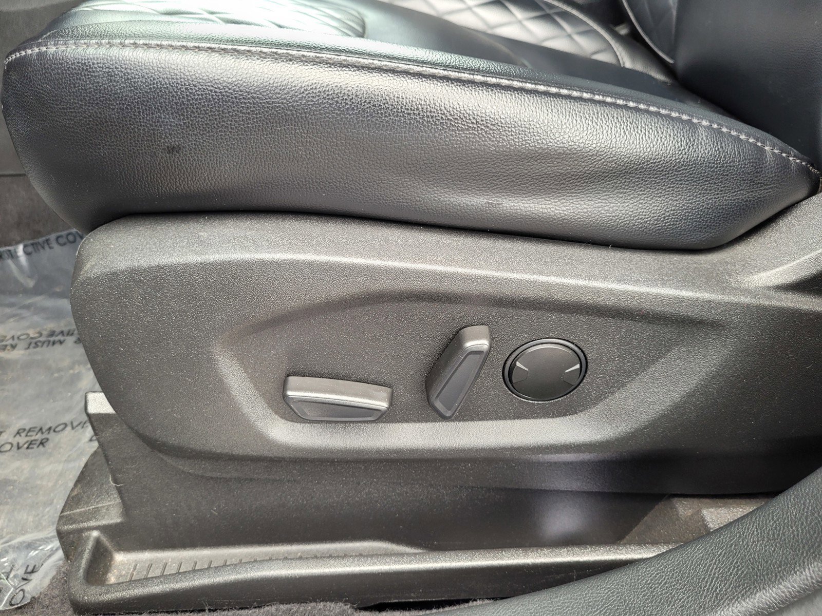 2023 Ford Edge Titanium - Photo 11