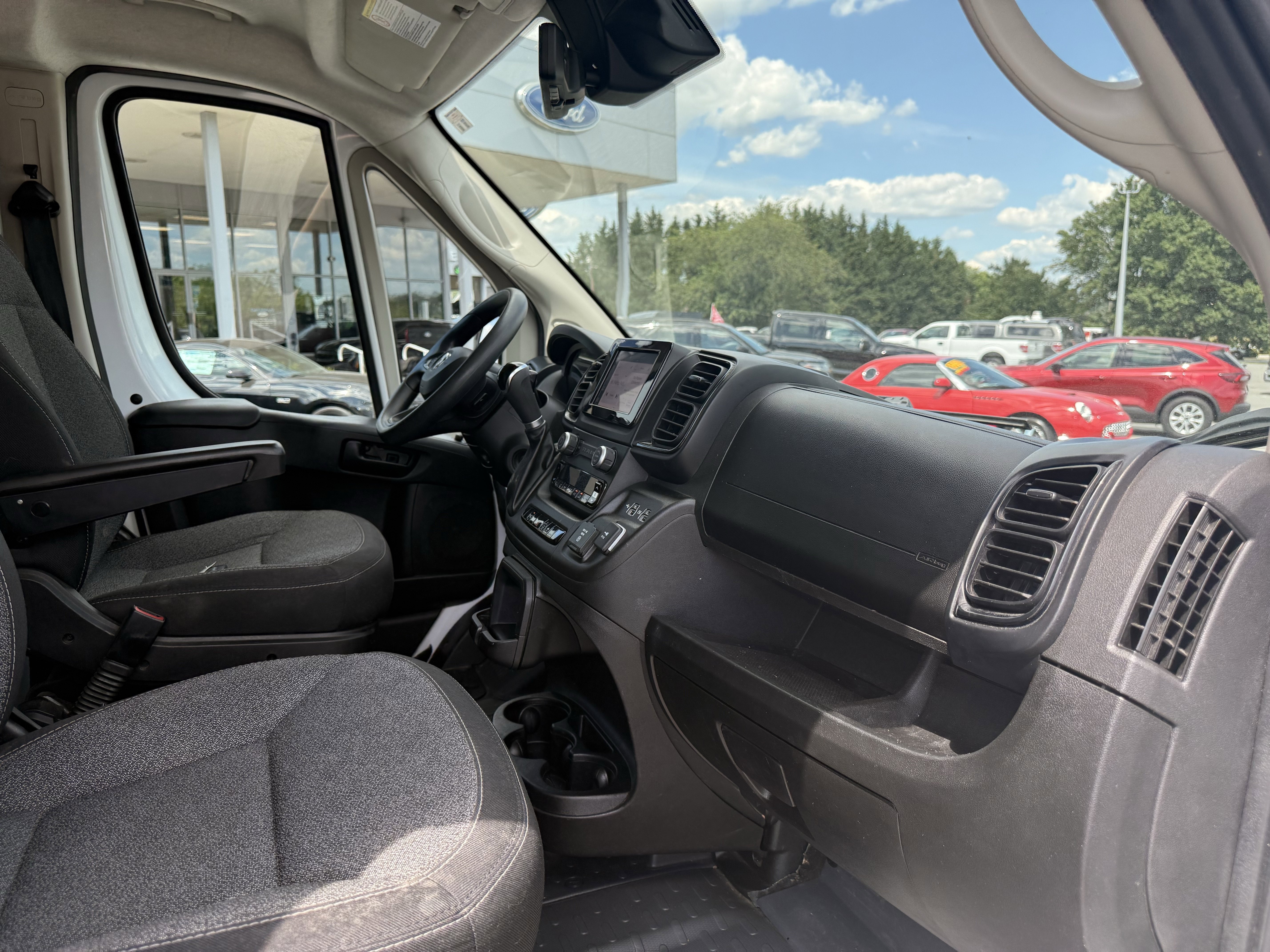 Used 2022 White Ram High Roof image 37