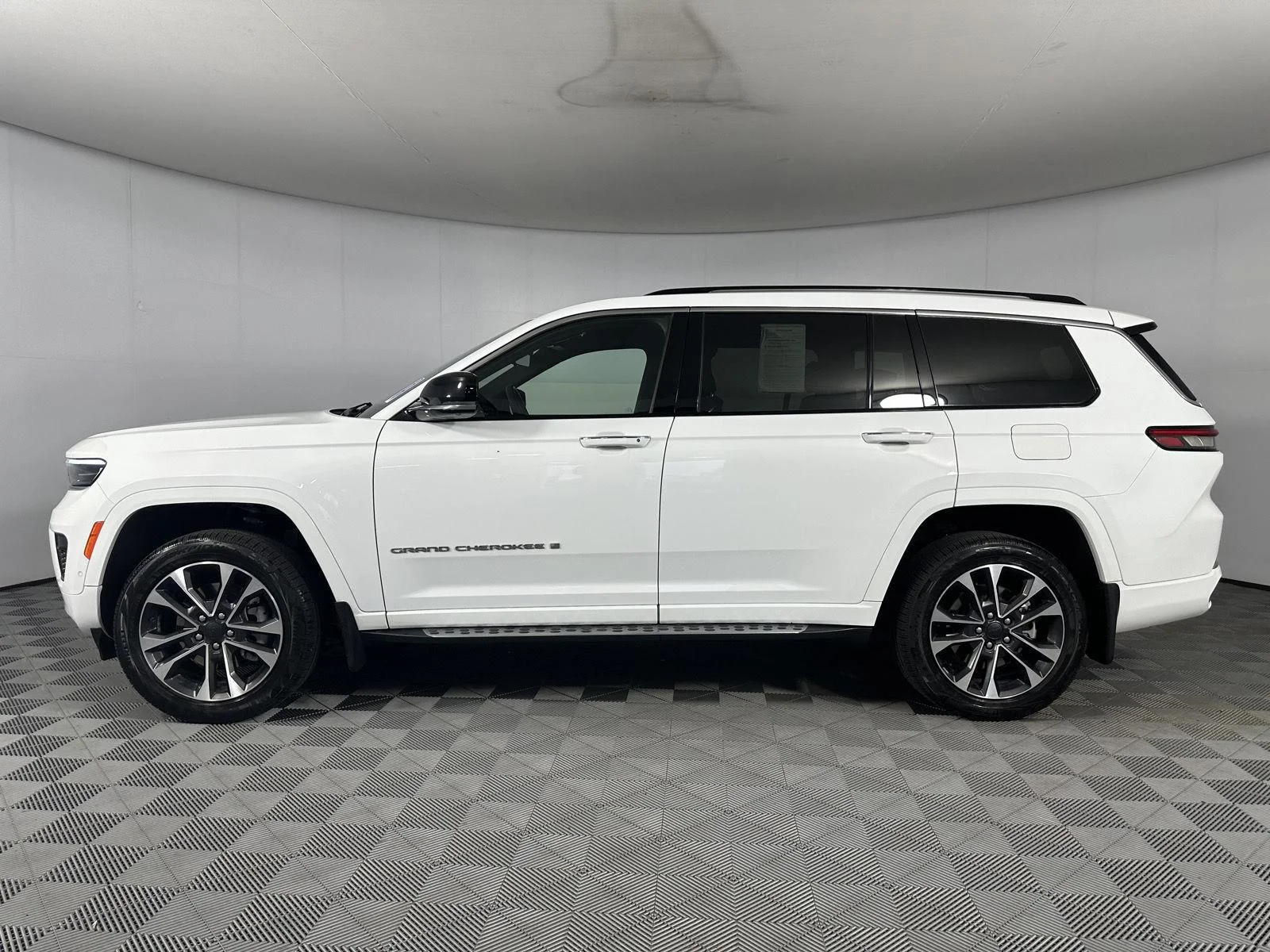 Used 2023 Bright White Clearcoat Jeep Overland image 5