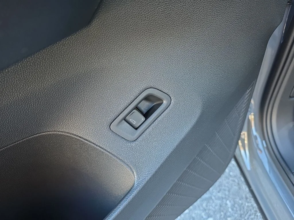2026 Volkswagen Atlas Cross Sport SE w/Tech - Photo 11