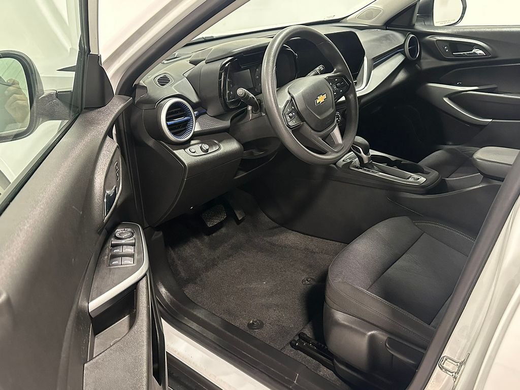 Used 2024 White Chevrolet LS image 17