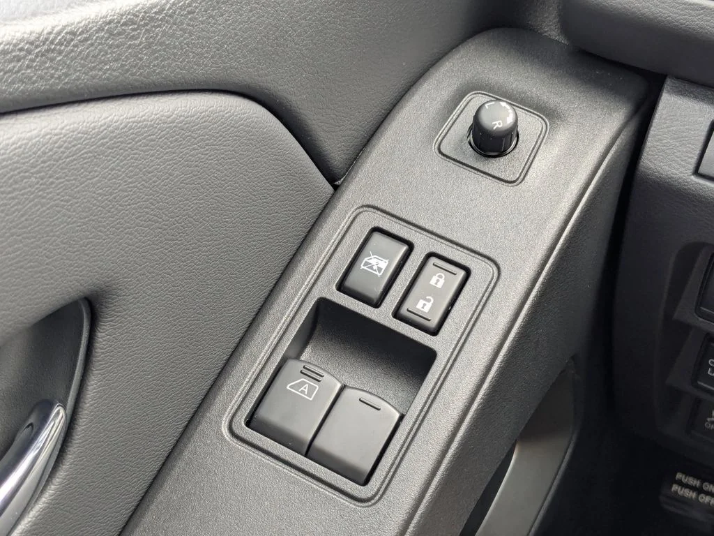 2025 Nissan Frontier SV - Photo 23