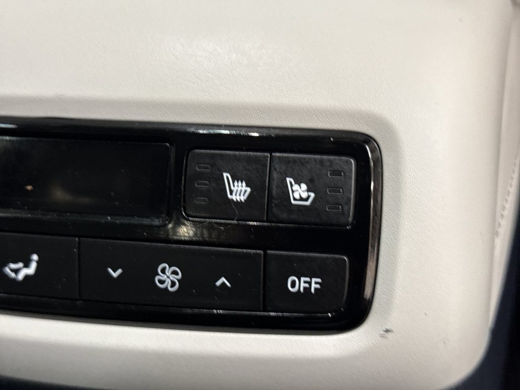 Used 2024 White Hyundai Limited image 33