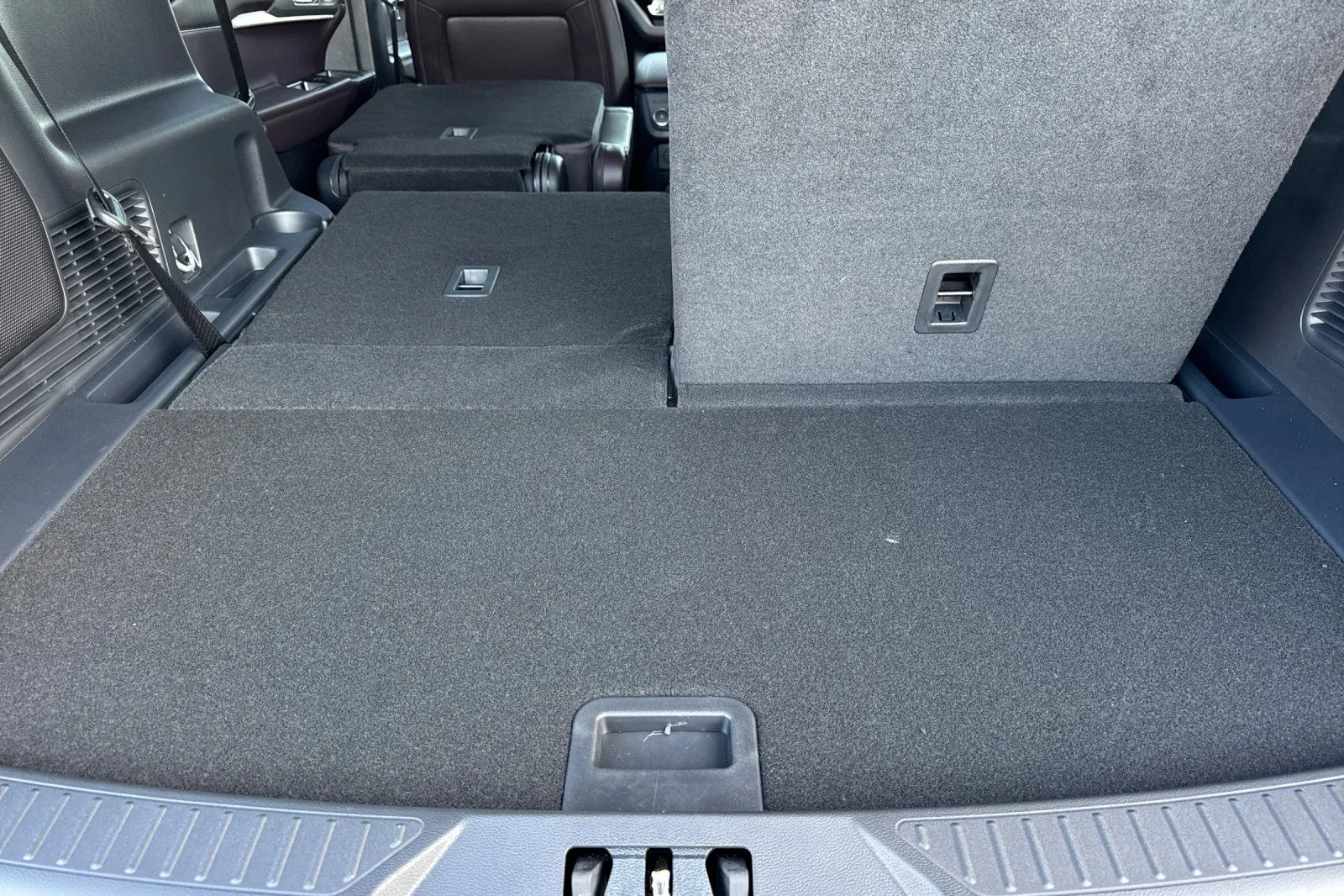 New 2027 Star White Metallic Tri-Coat Ford Platinum™ image 19