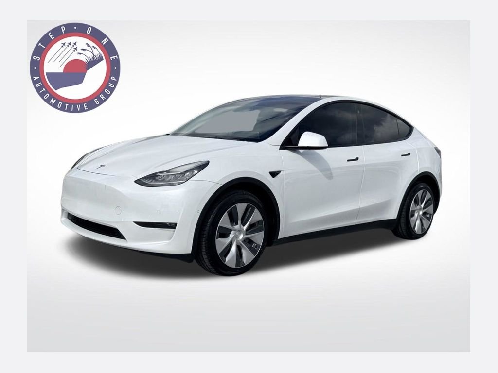 Used 2021  Tesla Long Range image 1