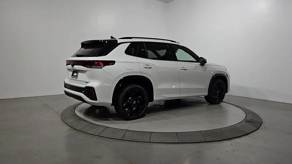 New 2026 White/off-white Volkswagen 2.0T SE R-Line Black image 5