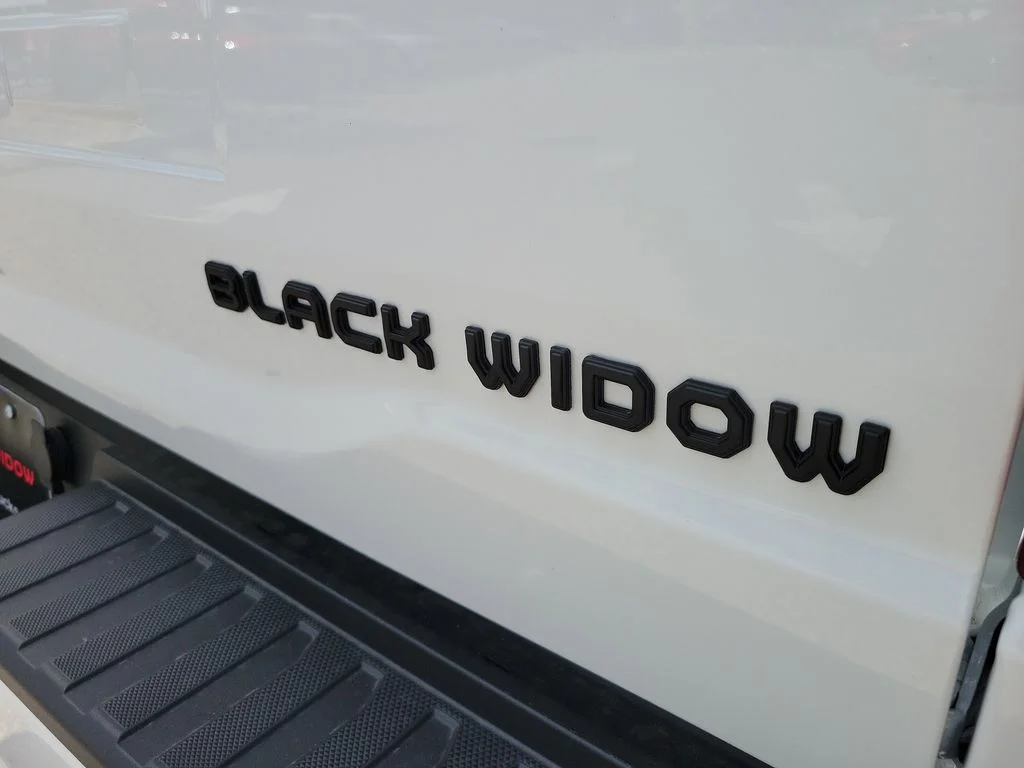 New 2026 Oxford White Ford XLT image 7