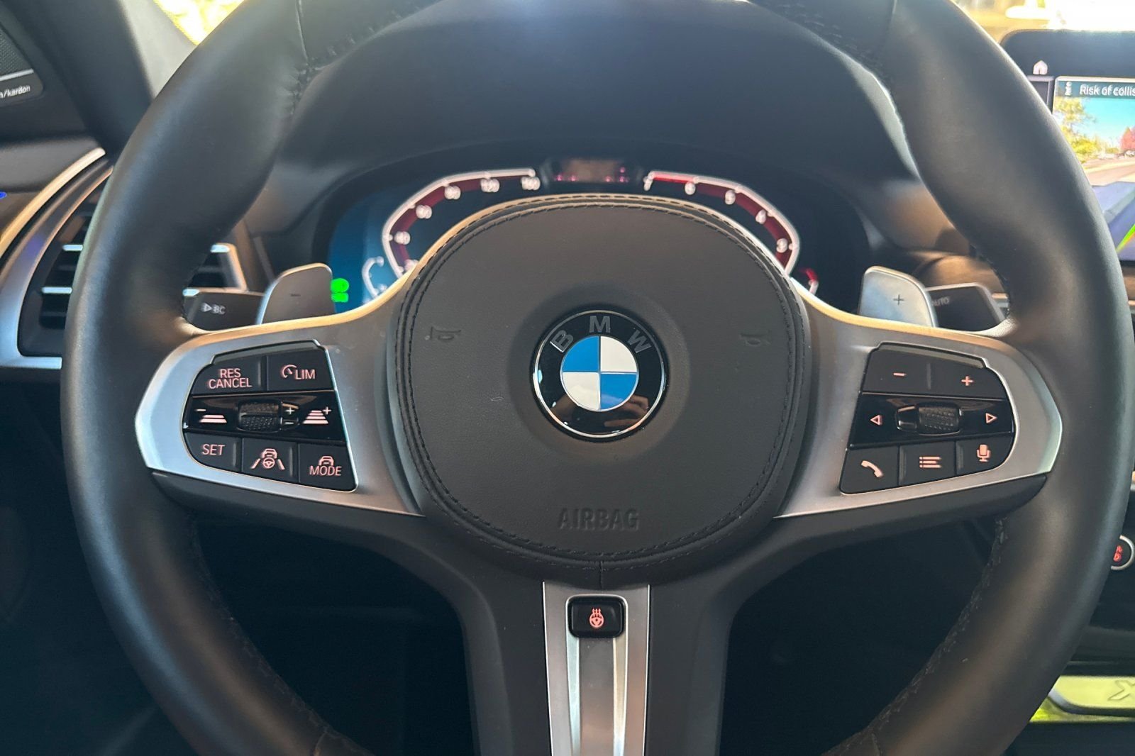 Used 2025 White BMW xDrive30i image 31