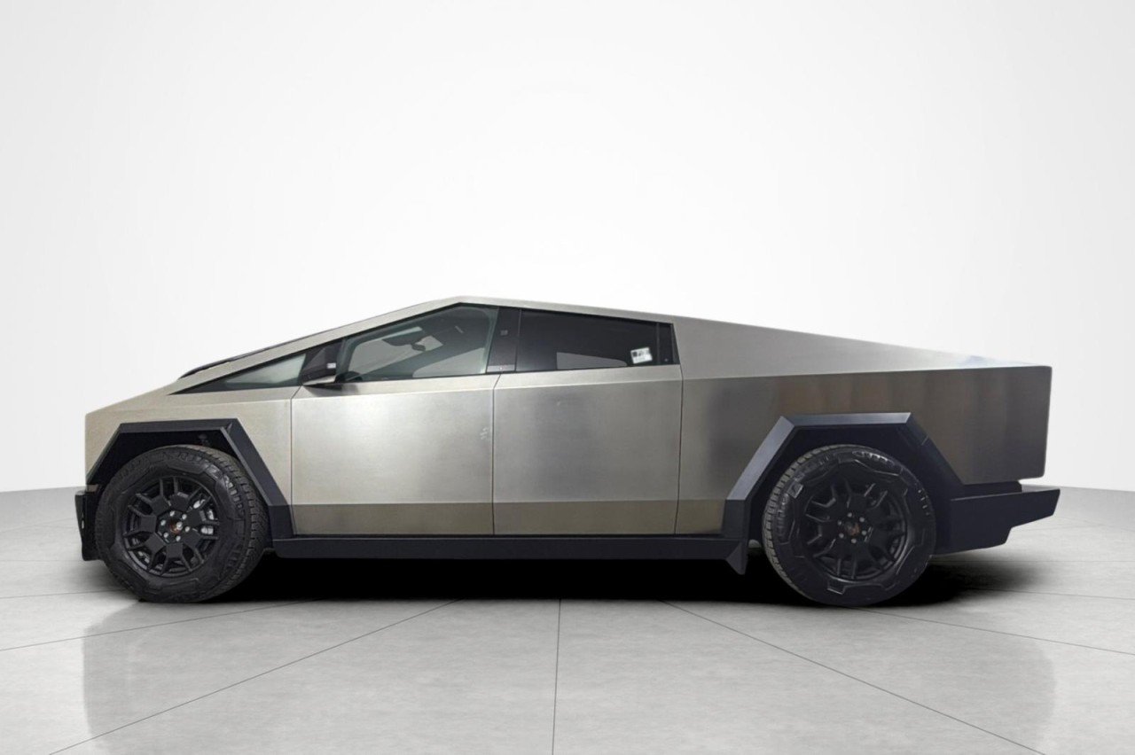 Used 2025 Tesla Cybertruck Cyberbeast with VIN 7G2CEHEE6SA061093 for sale in Beverly Hills, CA