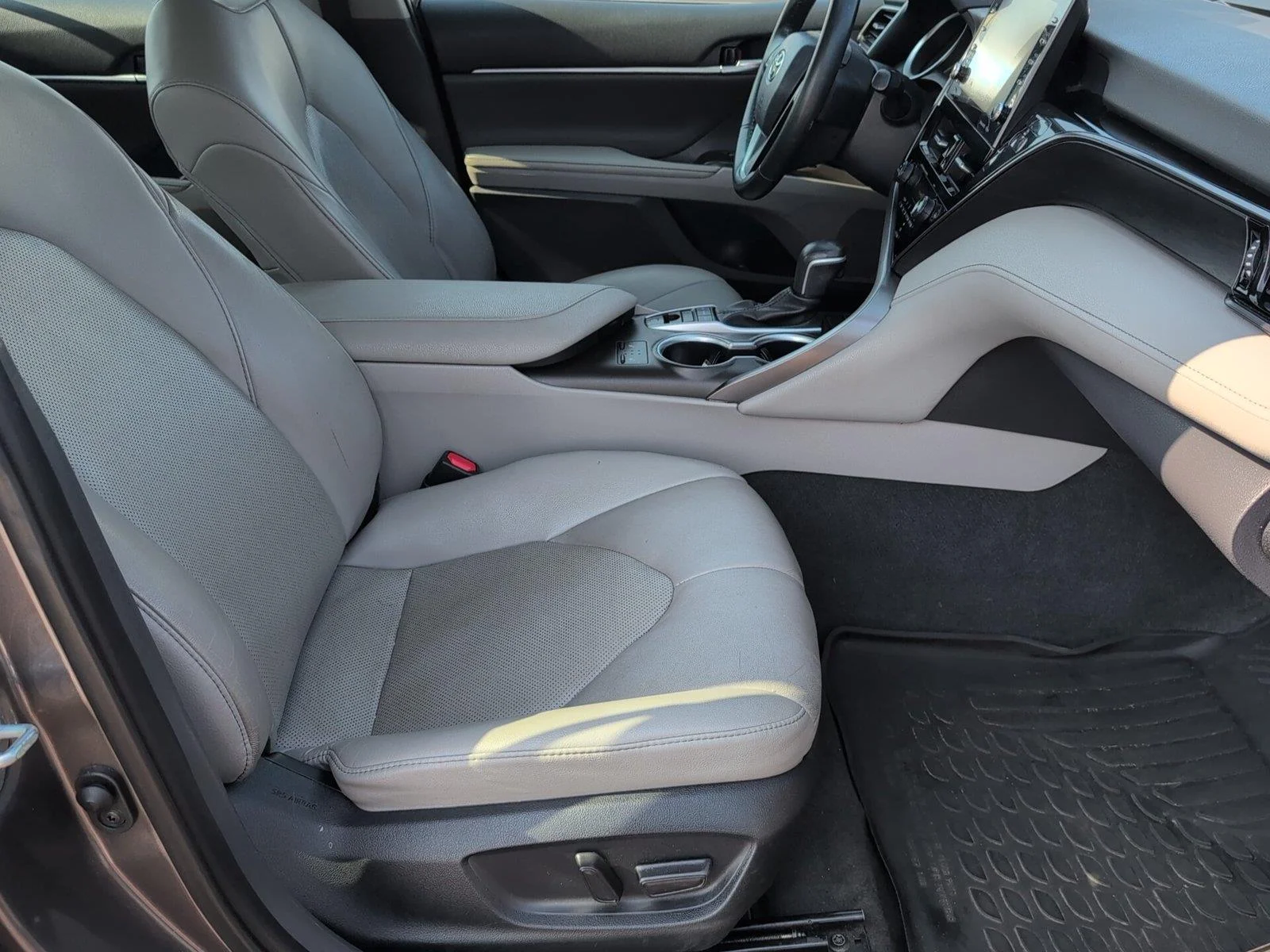 Used 2023 Predawn Gray Mica Toyota XLE image 38