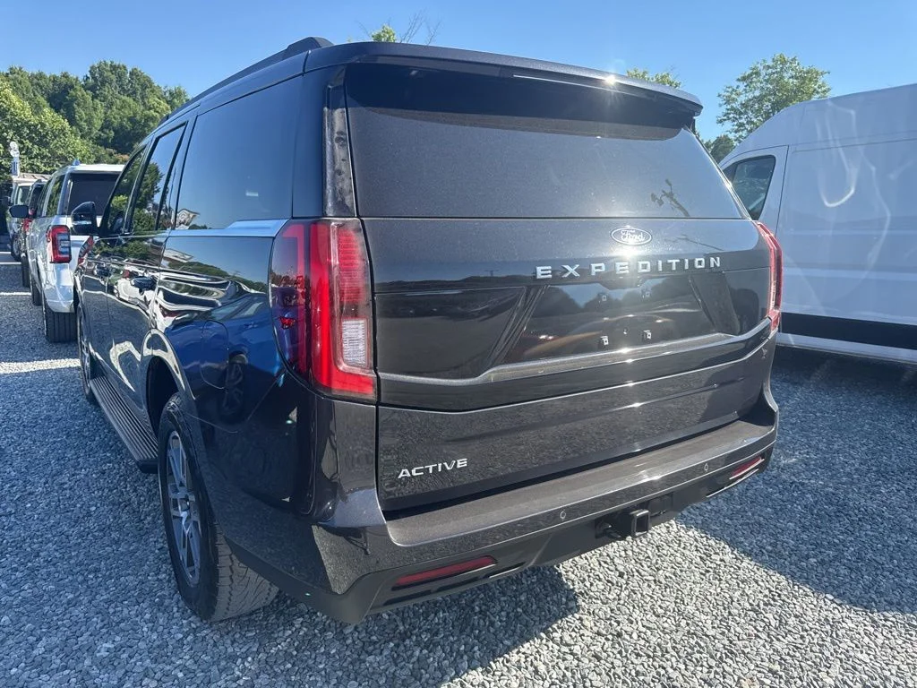 Used 2025 Gray Ford Active image 5