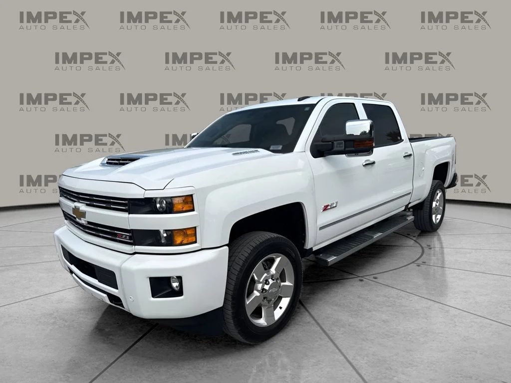 Used 2018 White Chevrolet LT image 1